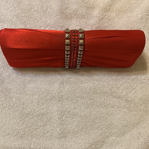 NWOT Red Evening clutch - Picture 2 of 3